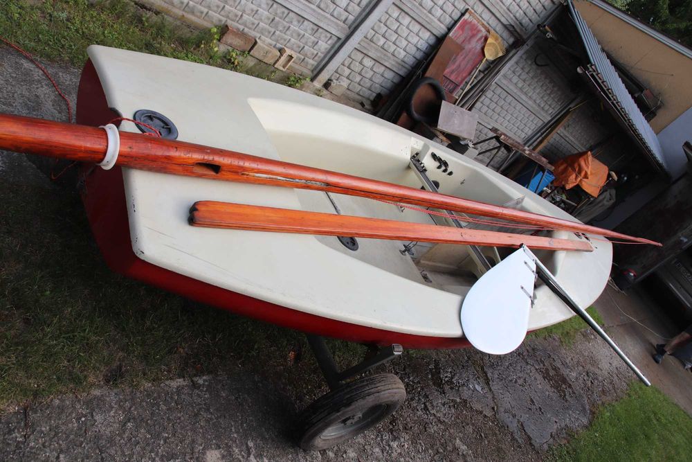 Żaglówka regatowa klasy FINN + gratis