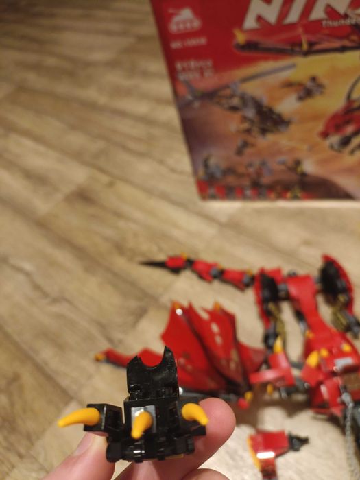 Zestaw LEGO 72003+Uszkodzony ułożony zestaw "Ninja smok Thunder Swordsman"