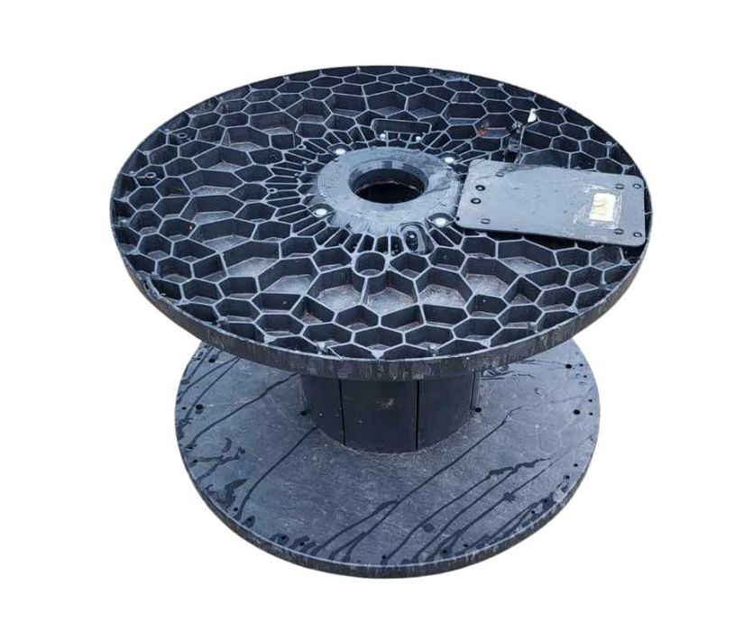 Szpule plastikowe, drewniane bębny kablowe, szpule sklejkowe, szpule