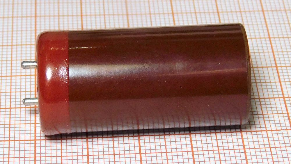 Rezonator kwarcowy 3300kHz ( 3,300MHz ) [B2]