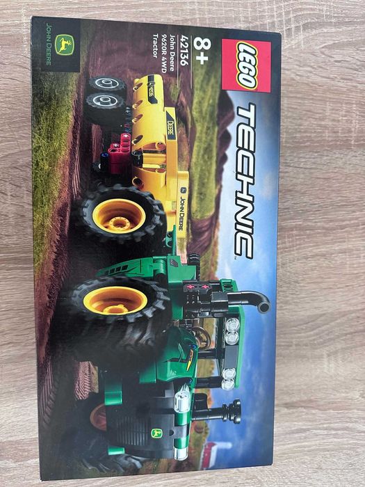 Nowy zestaw LEGO® 42136 Technic - Traktor John Deere 9620R 4WD - idealny na prezent