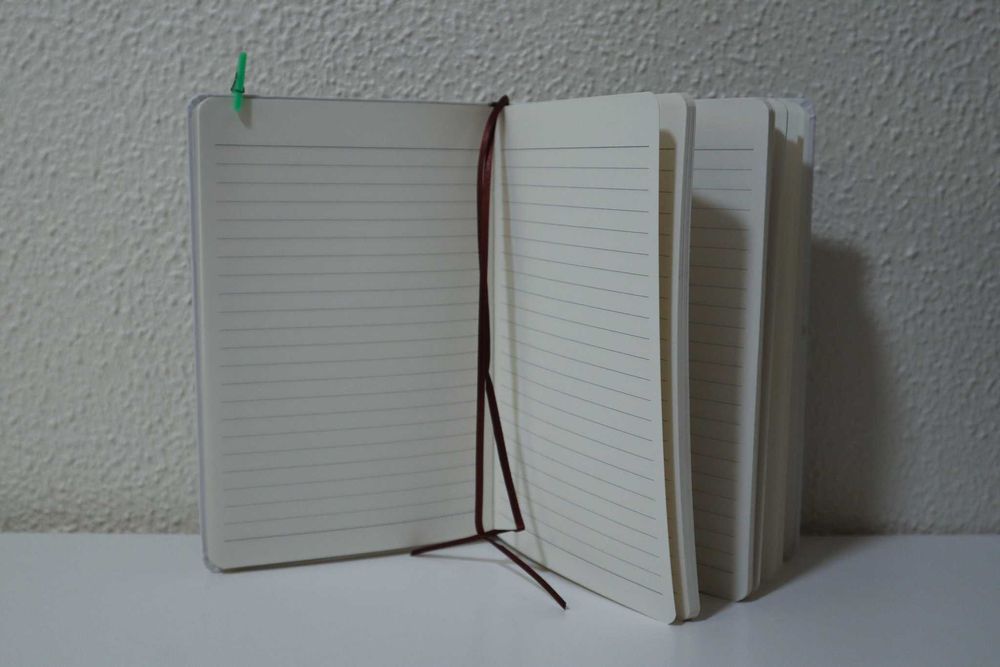 Caderno A5 Pautado, design câmara