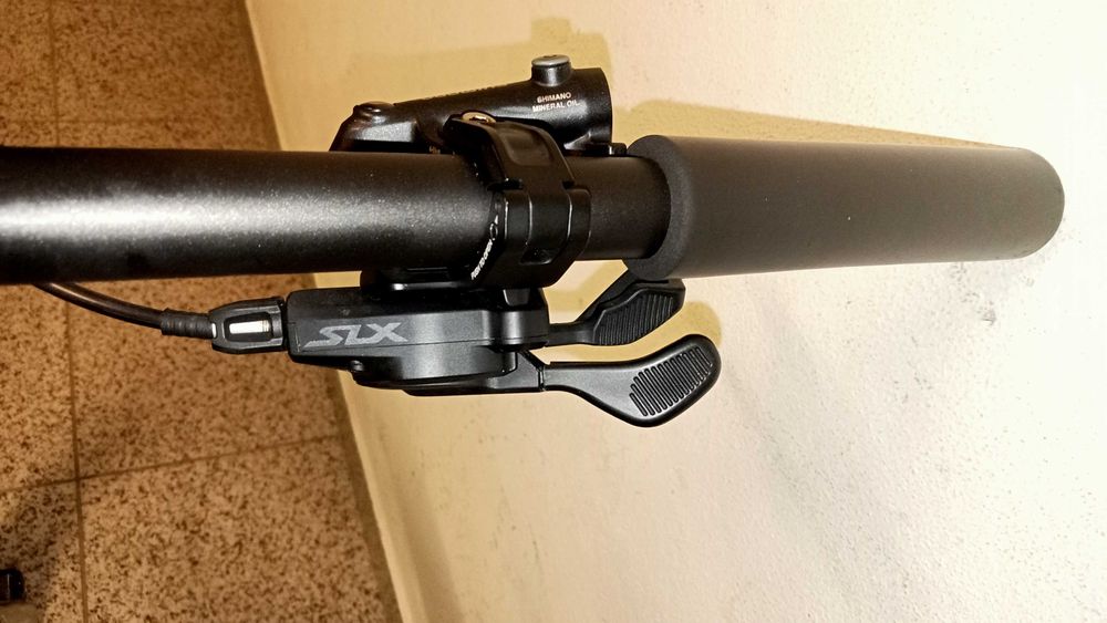 Bem estimada e bem equipada.