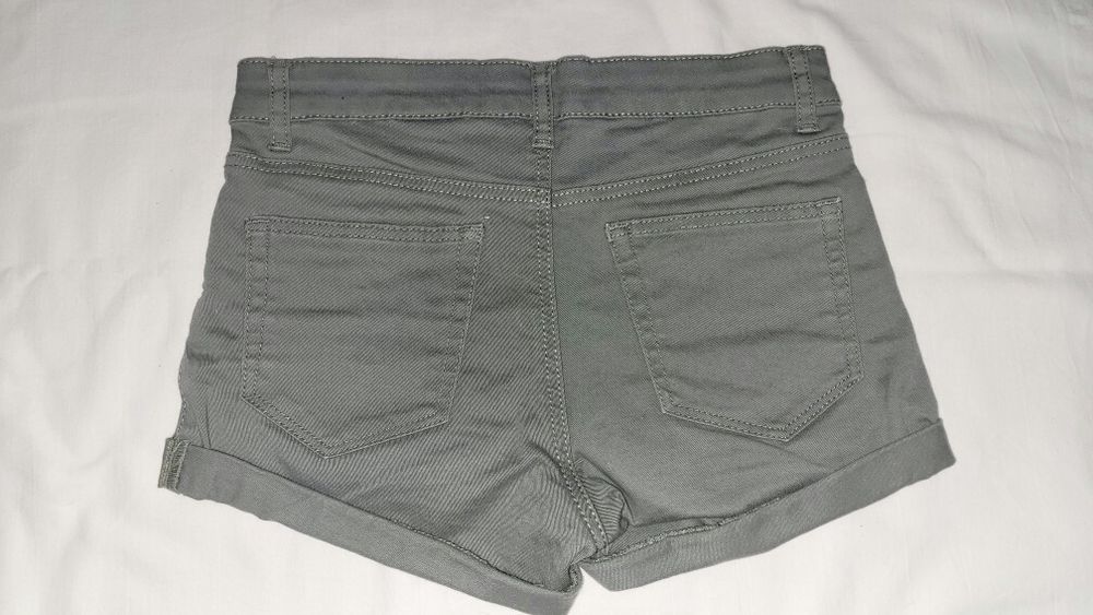 H&M spodenki dla dziewczynki w kolorze khaki
