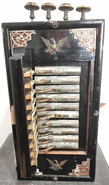 Acordeão antigo “Novität Accordeon” para restauro / decoração