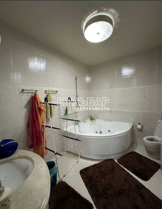 Продам 4 к.кв Центр Новострой, м. Левада, Гагарина, ул. Вернадского, 1