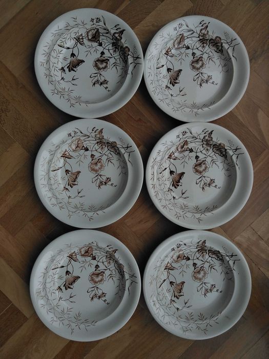 Pratos da Fábrica de Loiça de Alcântara