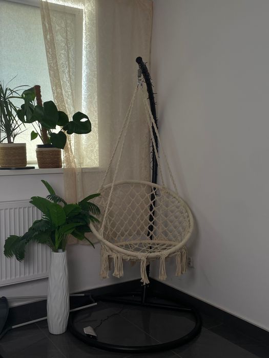 Huśtawka wisząca bocianie gniazdo z solidnym stelażem