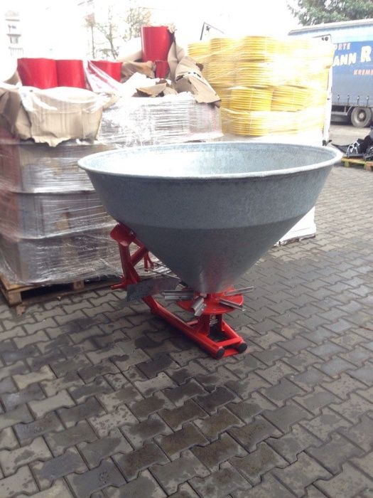 Розкидач міндобрив разбрасыватель лійка лейка рум Усилені варіанти
