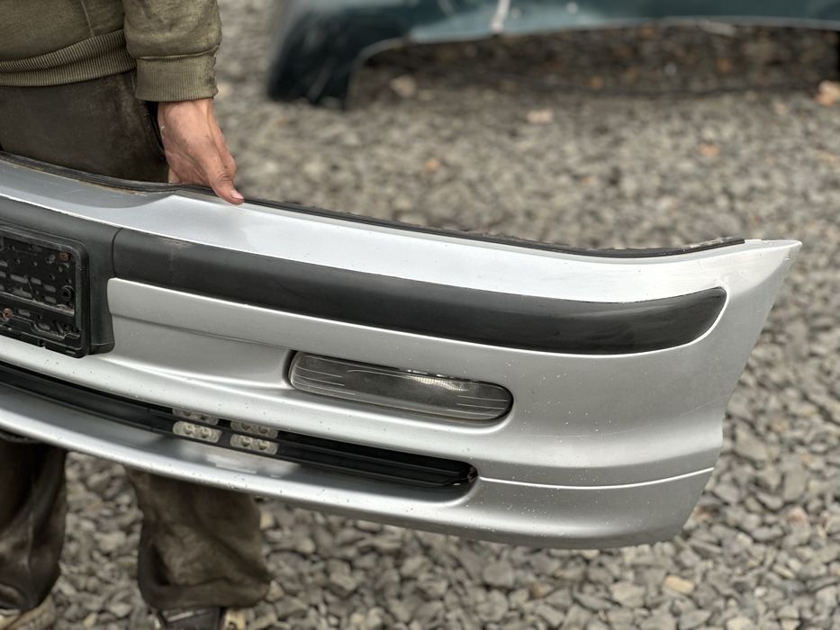 Передній Бампер БМВ Е46 Дорестайлінг Titan Silber 354 BMW E46 Сірий Бампер