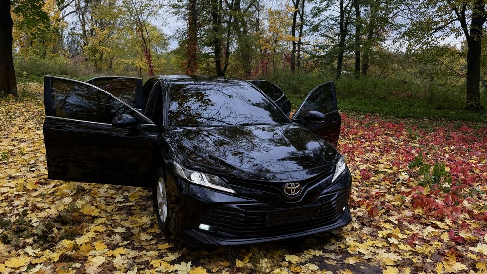 Toyota Camry 70 офіційна