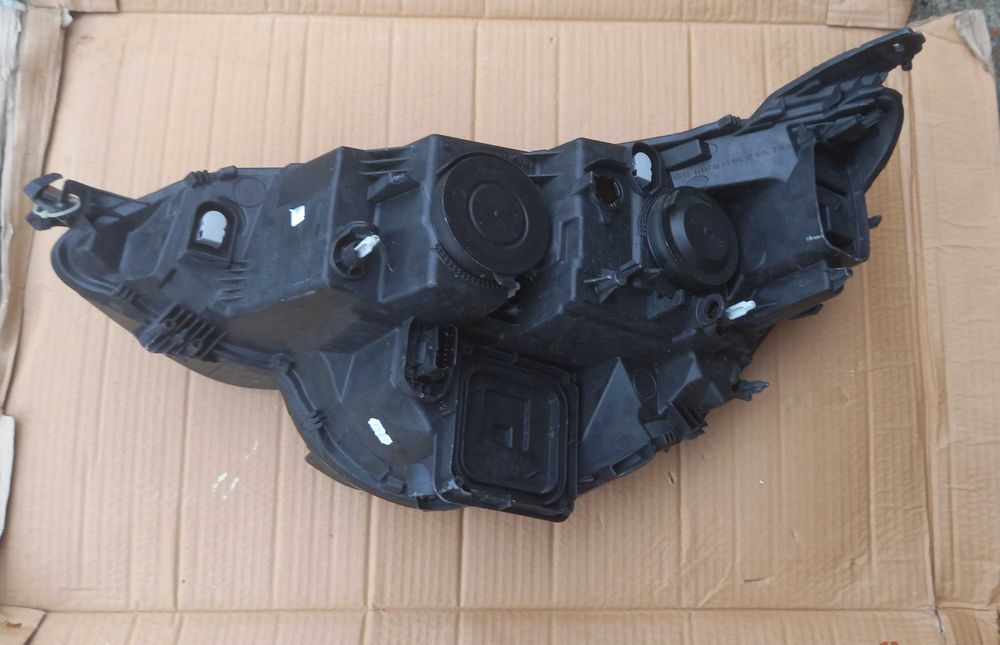 Renault Megane IV lampa prawa prawy przod