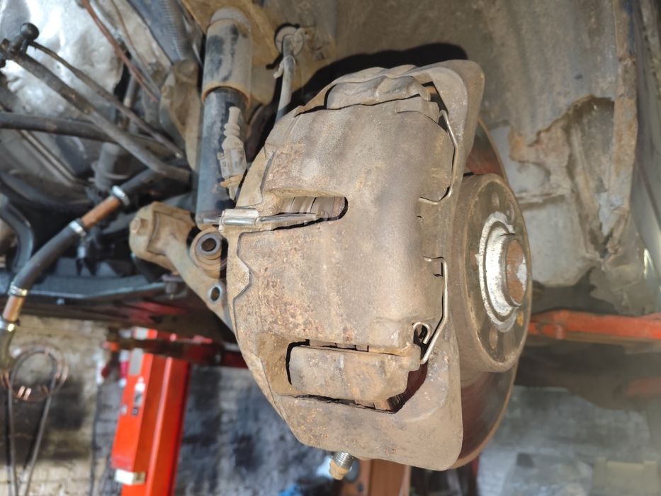 VW Transporter T4 Multivan lift 2.5 TDI 151KM zwrotnica przednia prawa