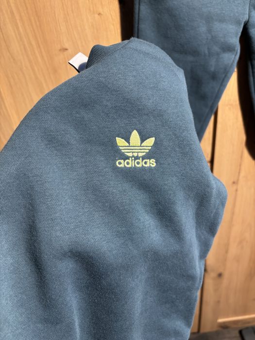 dres Adidas r.80-86