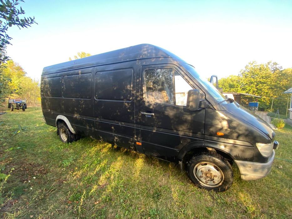 Mercedes-Benz Sprinter 412