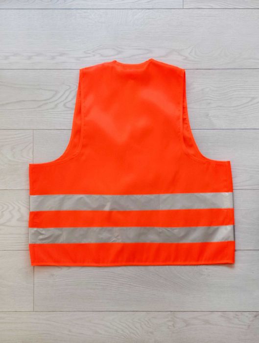 Жилет сигнальный со светоотражающими вставками / защитный / аварийный