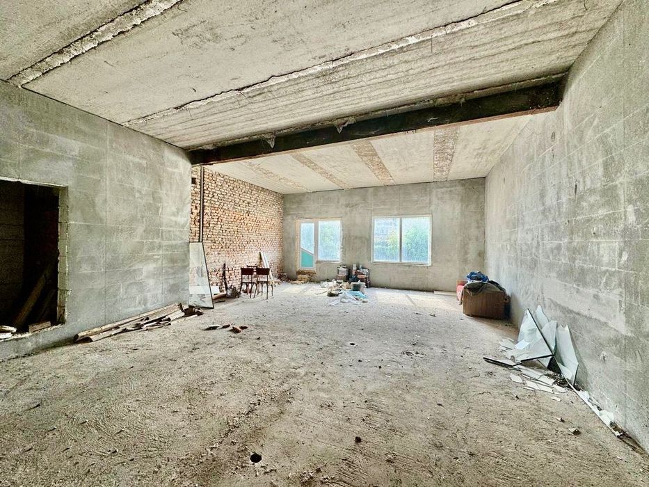 Продаються квартири з комерційним приміщенням