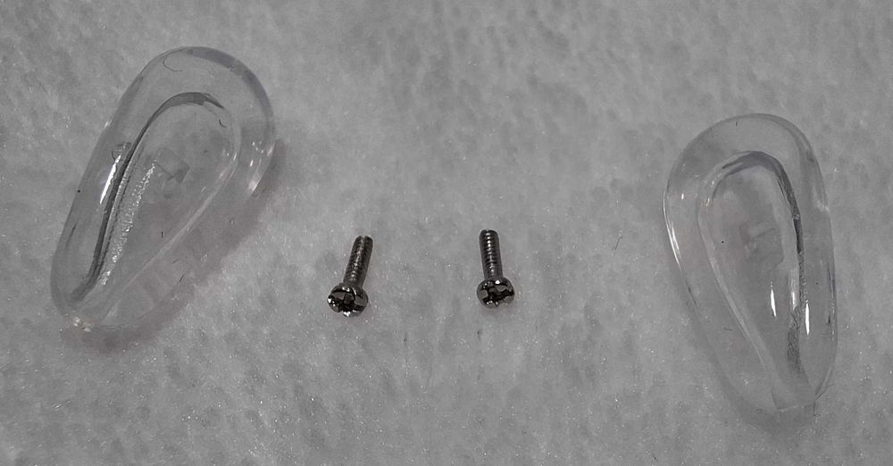 Noski do okularów, poduszki miękkie, 14,5x7mm, śrubki 4x1mm, komplet