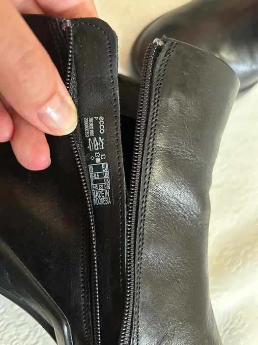 Жіночі шкіряні ботильйони Ecco Shape Sculpted Motion 39 р