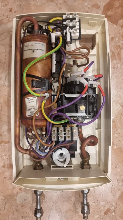 Проточний німецький водонагрівач Stiebel Eltron DHA 4/8