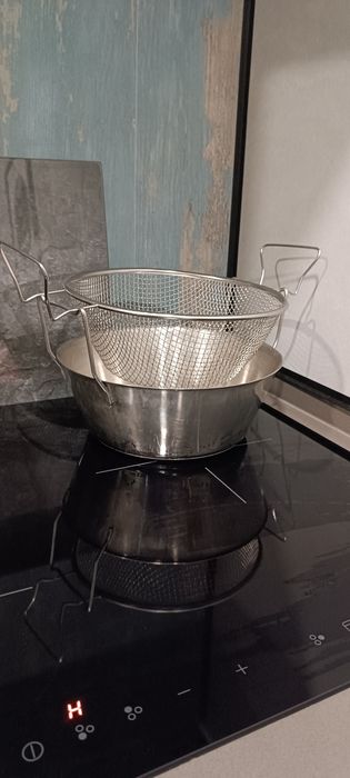 Fritadeira para indução com cesto