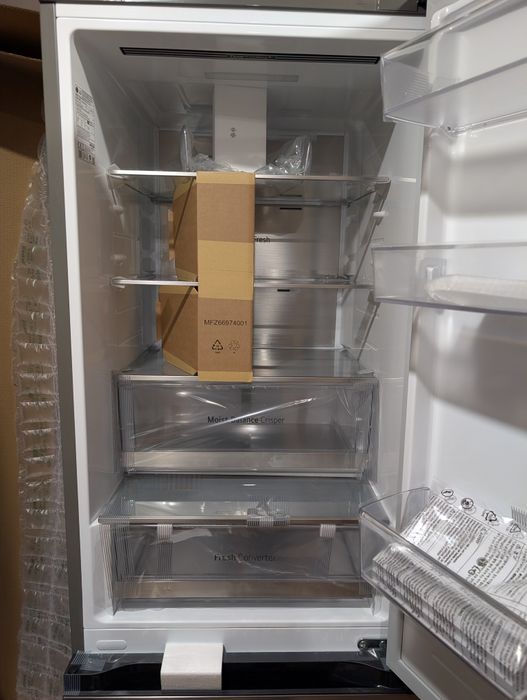 Frigorífico Combinado LG - No Frost - 186 cm - 344 L - Inox - Novo c/garantia