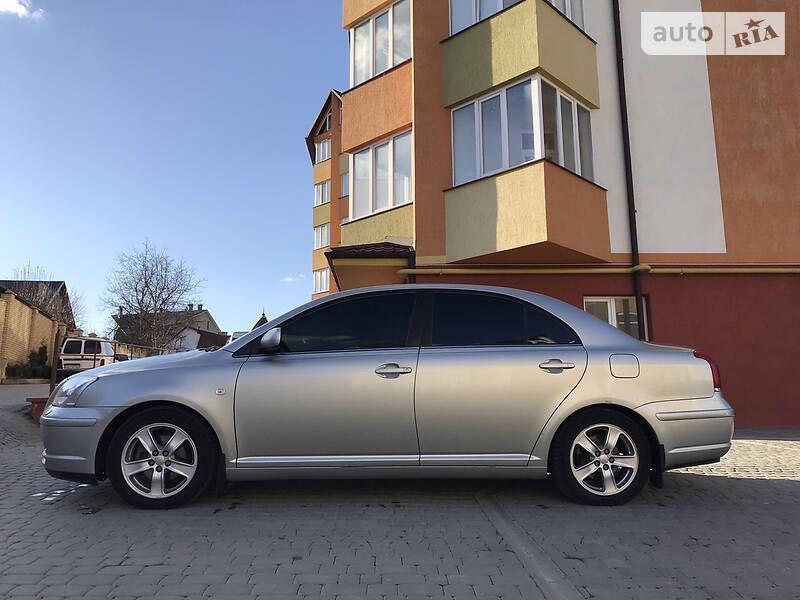 Toyota Avensis 1.8. 2003