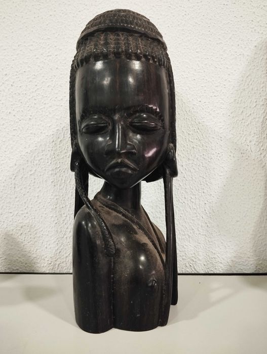 Conjunto 3 bustos africanos madeira escura – mulher com tranças