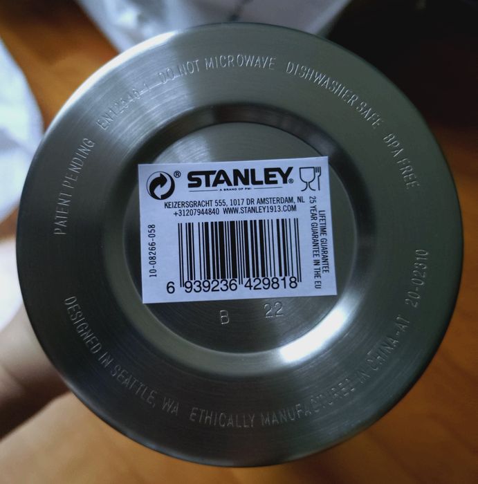 Garrafa térmica Stanley, 1 litro, nova