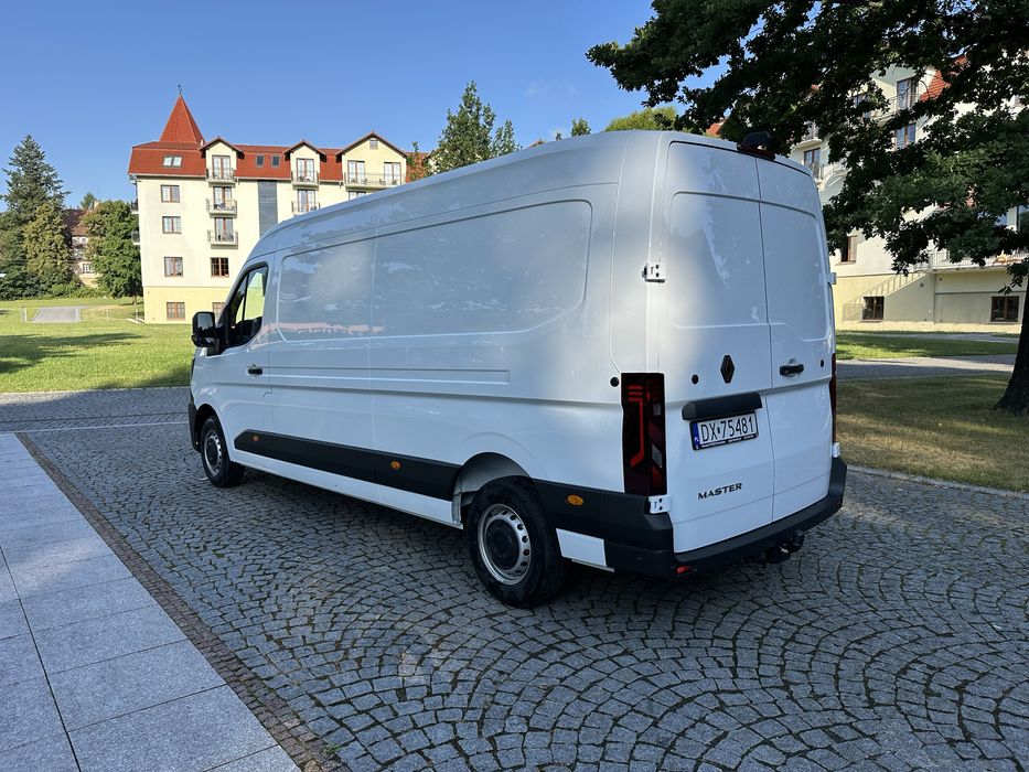 Wynajem Renault Master L4H2 z hakiem Nowy model Super wyposażony !!!