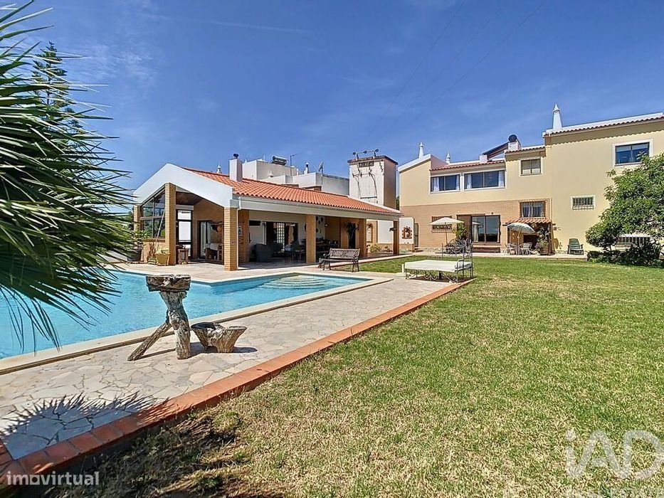 T5 House / Villa in Portimão, 210 m²