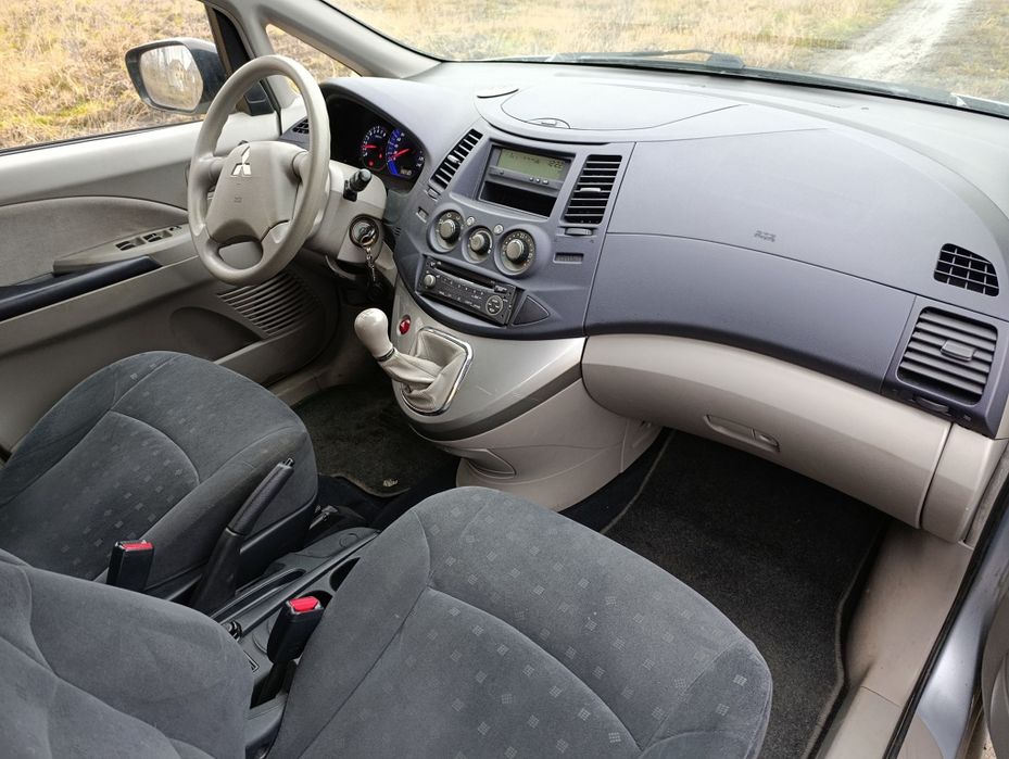 Mitsubishi Grandis 2.4 benzyna.