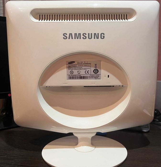 Монітор 19" Samsung 932b