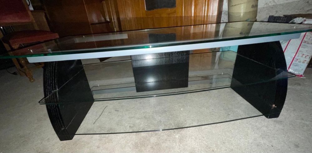 Mesa de sala em vidro