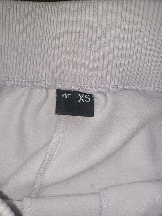 Spodnie dresowe 4F
