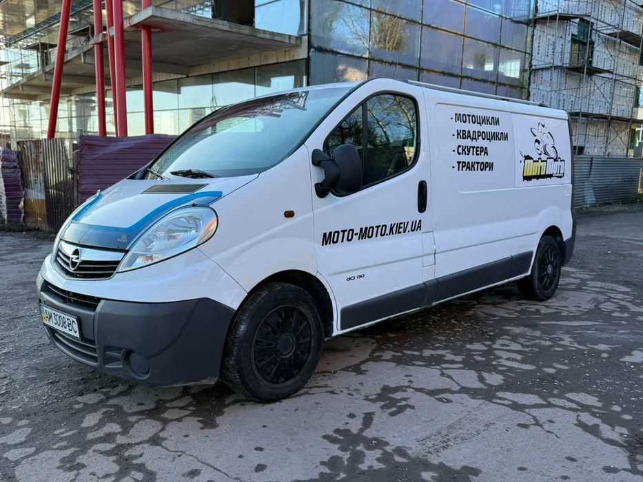 Вантажний бус Opel Vivaro 2009 Довга база