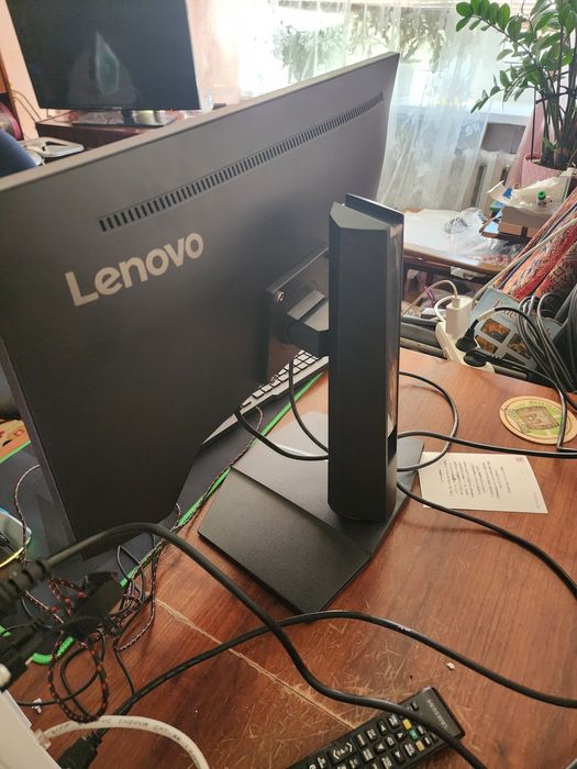 Монітор lenovo legion r24e 24 дюйма 180hz full hd