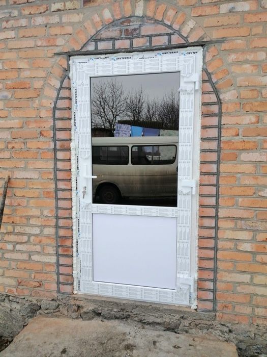 Продаж вікон та дверей металопластикові, ціна напряму від виробника