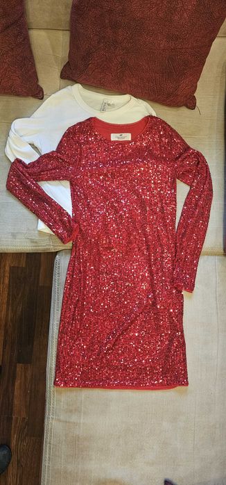 Sukienka czerwona, cekinowa roz. 146/152