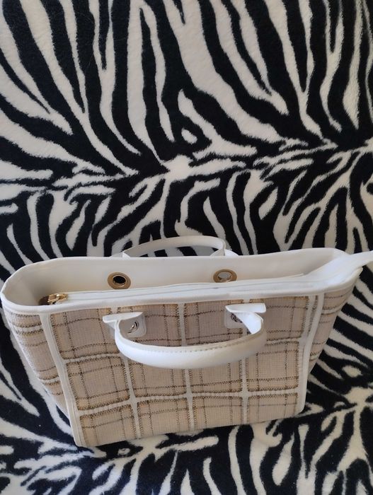 Jasna torebka do ręki