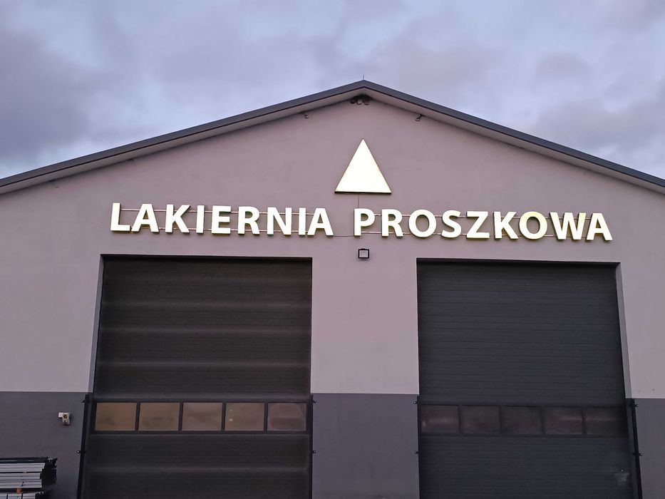 Piaskowanie/Śrutowanie oraz Malowanie proszkowe, lakiernia