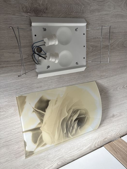 Lampa ściena nowa