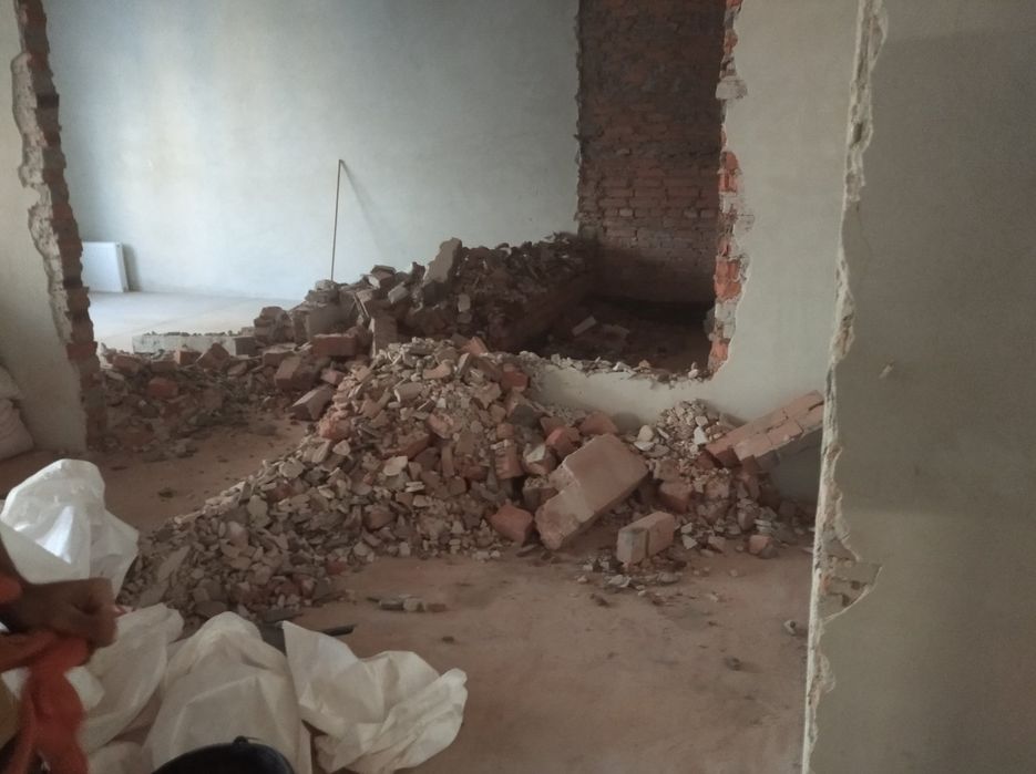 Демонтаж стін, плитки, стяжки, штукатурки. Демонтаж гіпсокартону