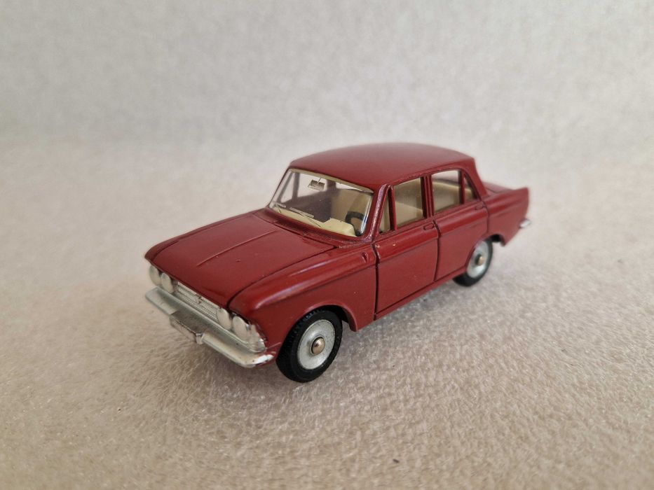 Москвич цельнолитой Динки Тойс. 60е годы. Масштабная модель 1:43 породитель серии СССР