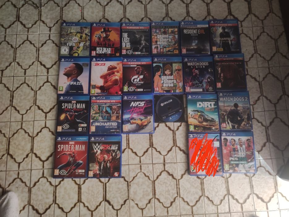 Ps4  1 tb mais 21 jogos e 2 comandos.