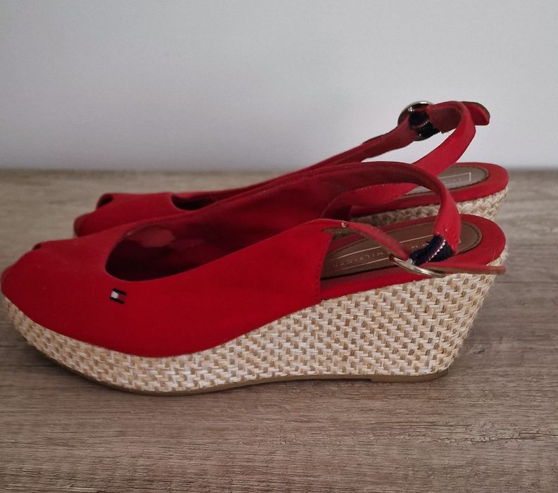 Sandaly na koturnie"Tommy Hilfiger ".