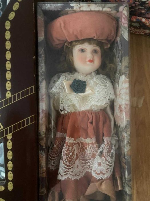 Coleção de bonecas de porcelana