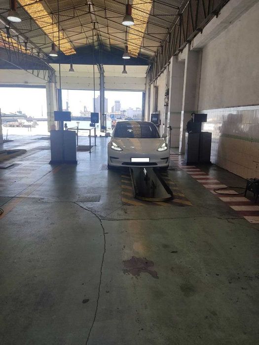 Vendo empresa TVDE com 2 Tesla