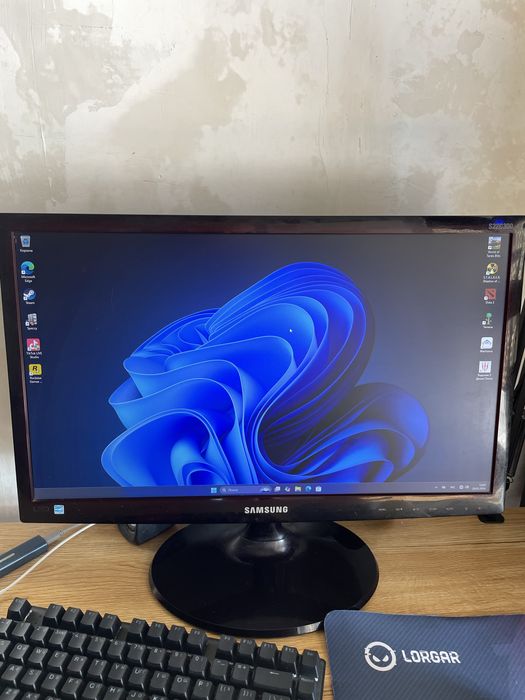 Монитор Samsung 22 дюйма