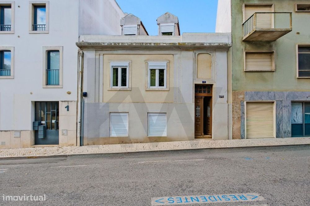 Apartamento T3 Remodelado no Areeiro